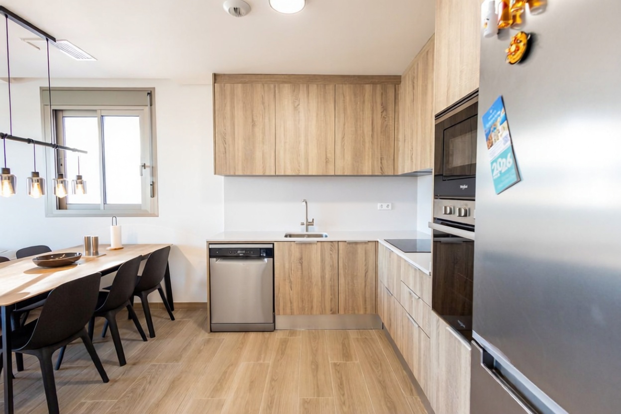 Piso en primera línea de playa en Santa Pola — Cocina