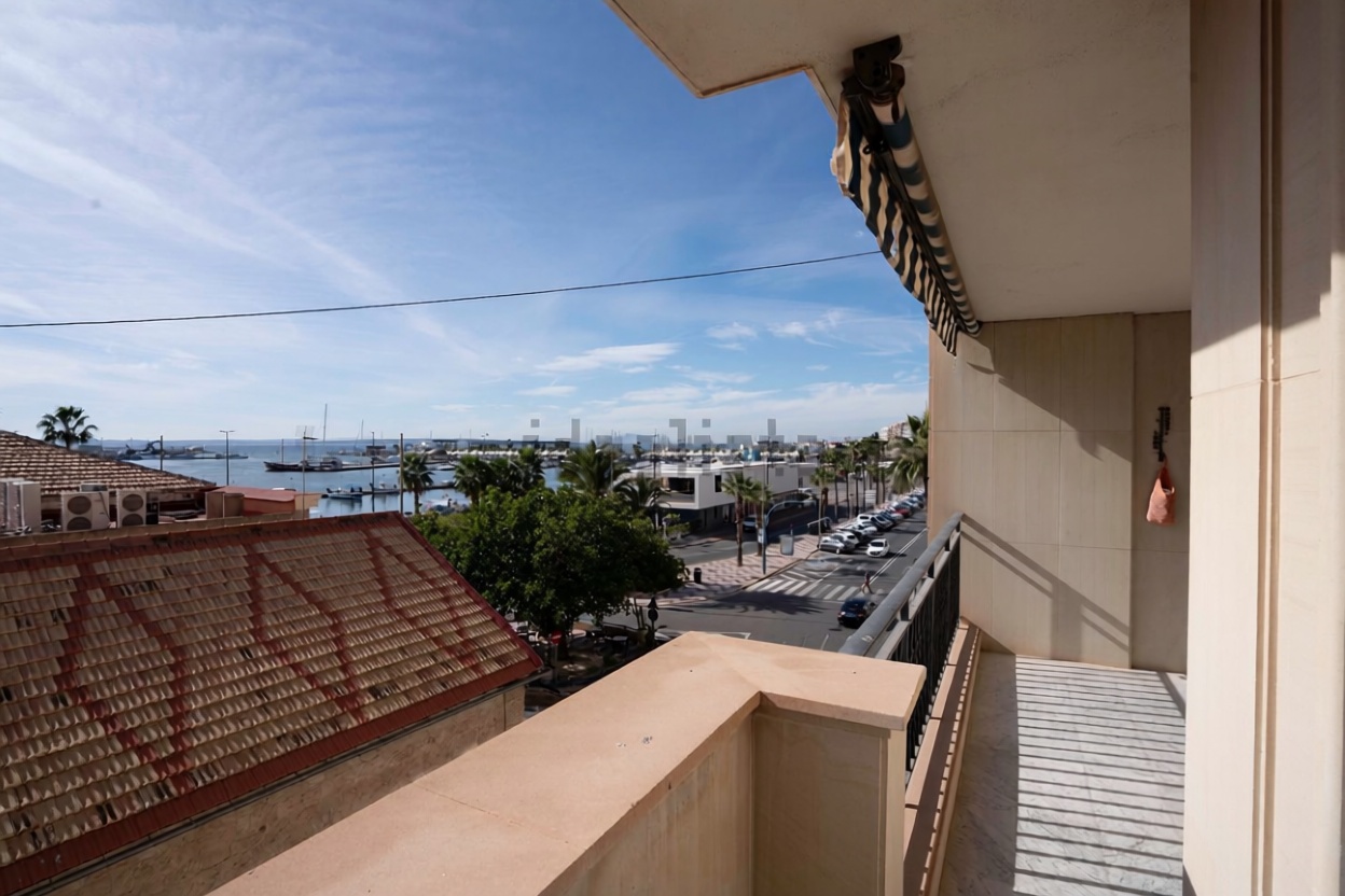 Wohnung in erste Strandlinie in Santa Pola — Meerterrasse