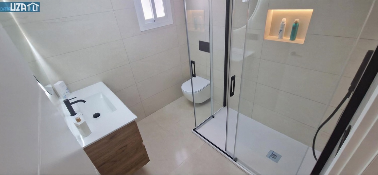 Apartamento em primeira linha de praia em Santa Pola — Casa banho