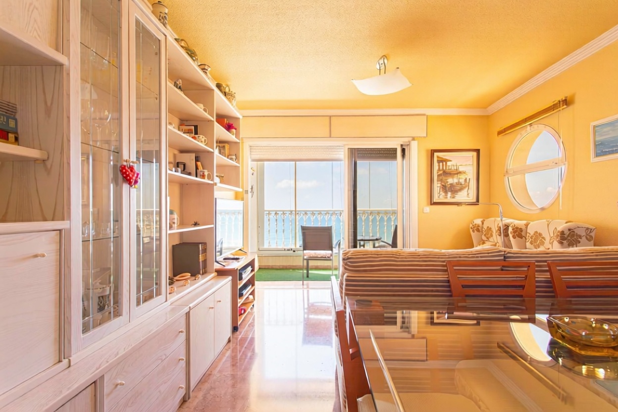 Ático em primeira linha de mar em Santa Pola — Sala