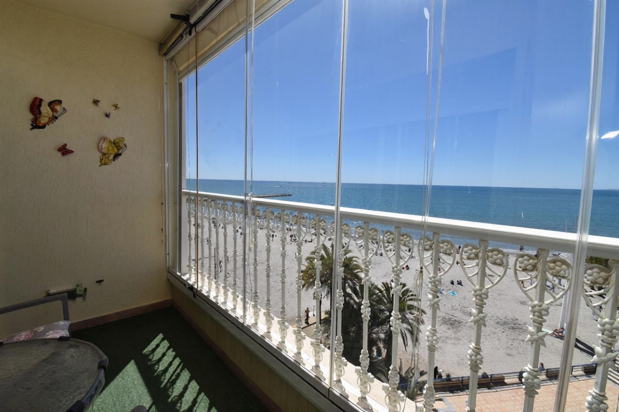 Piso en primera línea de playa en Santa Pola