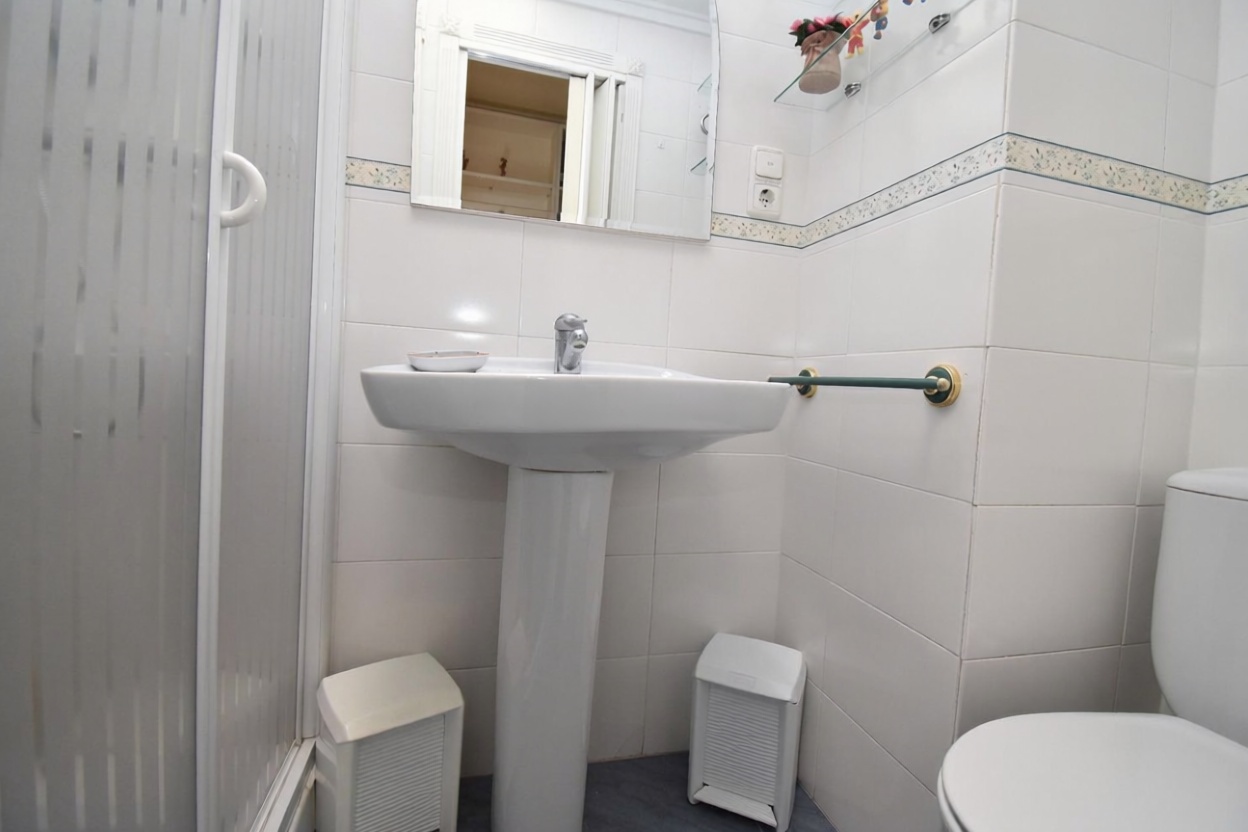 Piso en primera línea de playa en Santa Pola — Dormitorio