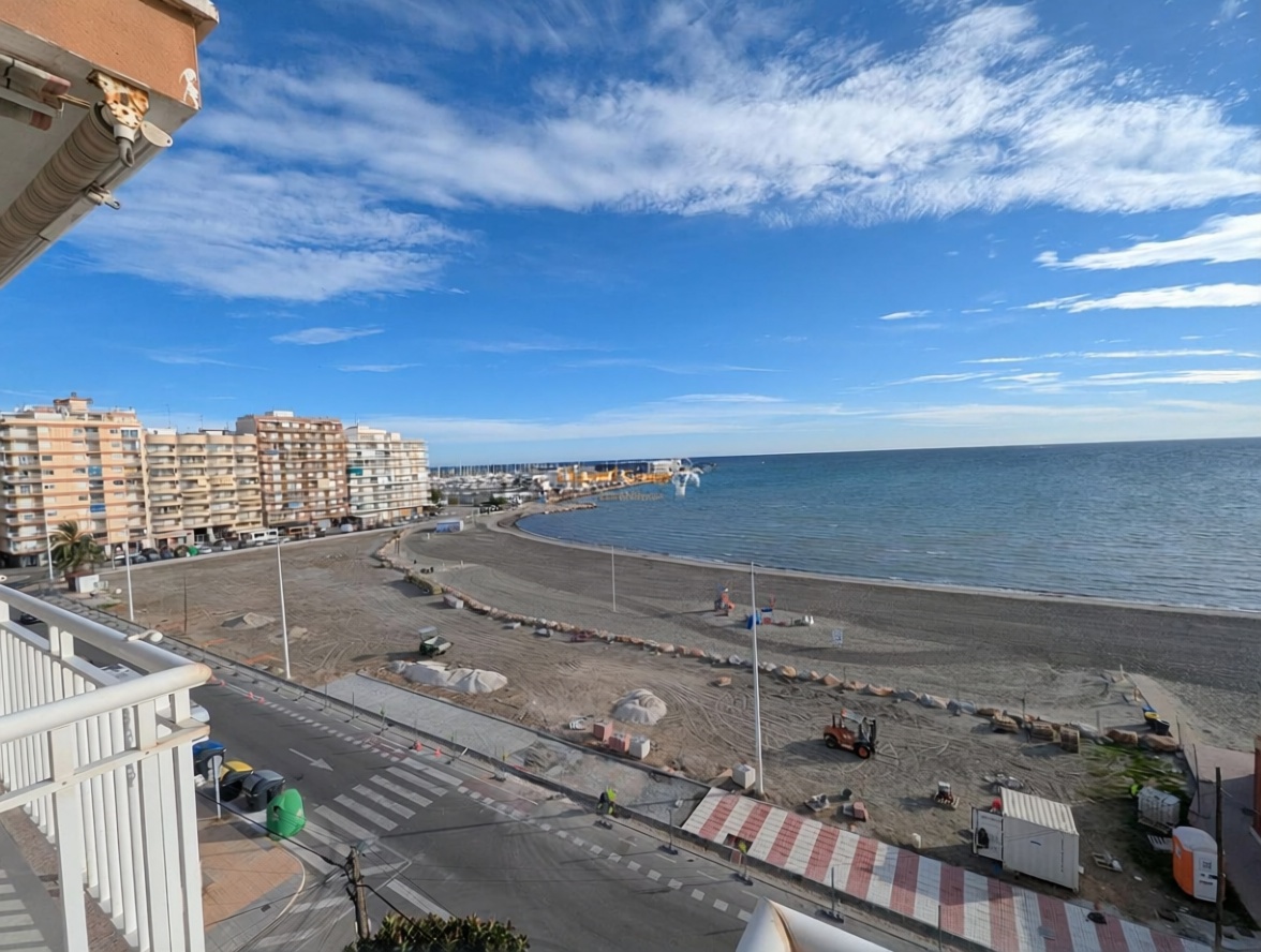 Wohnung in erste Strandlinie in Santa Pola — Meerblick