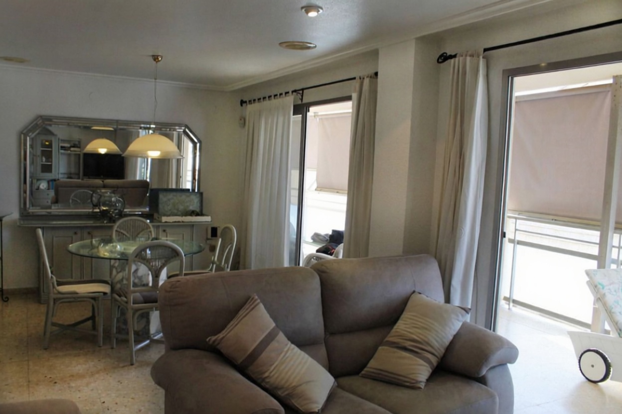 Wohnung in erste Strandlinie in Santa Pola — Wohnzimmer