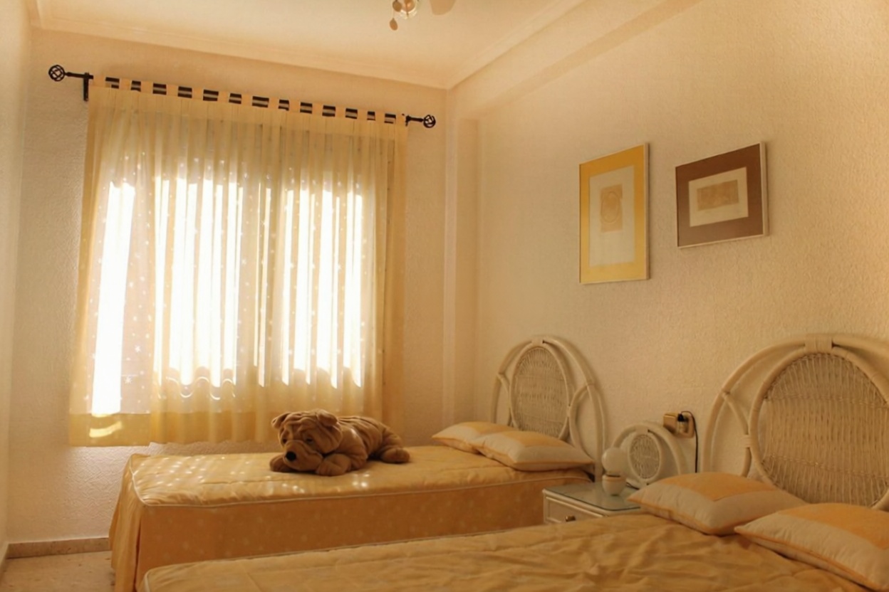 Wohnung in erste Strandlinie in Santa Pola — Schlafzimmer