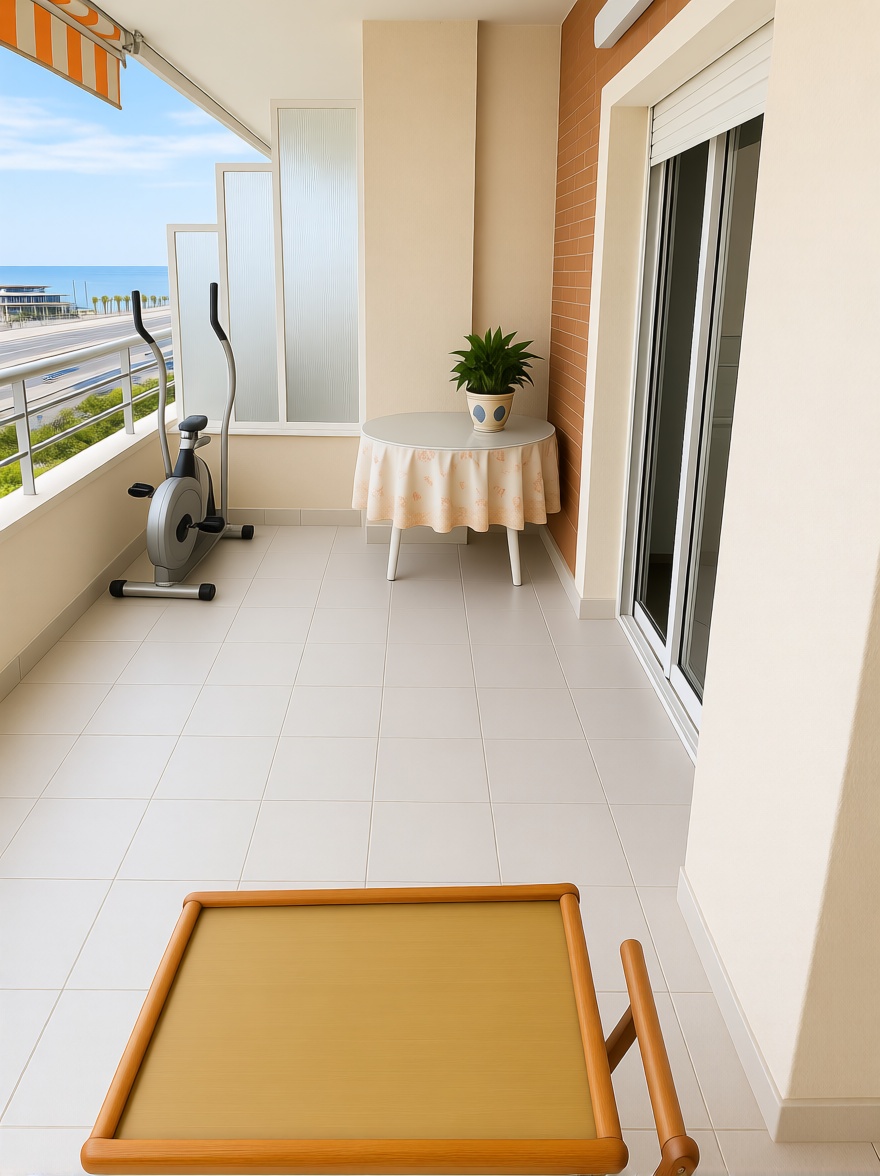 Piso en primera línea de playa en Santa Pola — Terraza mar
