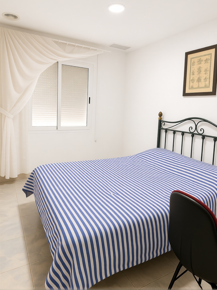 Piso en primera línea de playa en Santa Pola — Dormitorio