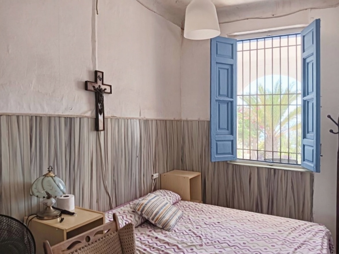 Casa de campo con acceso directo a playa en Santa Pola — Dormitorio