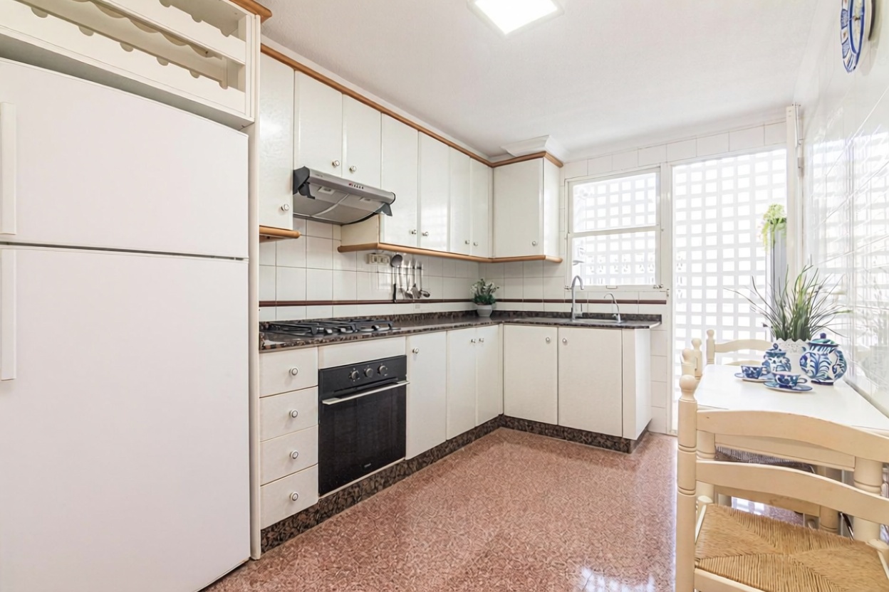 Wohnung in erste Strandlinie in Santa Pola — Küche