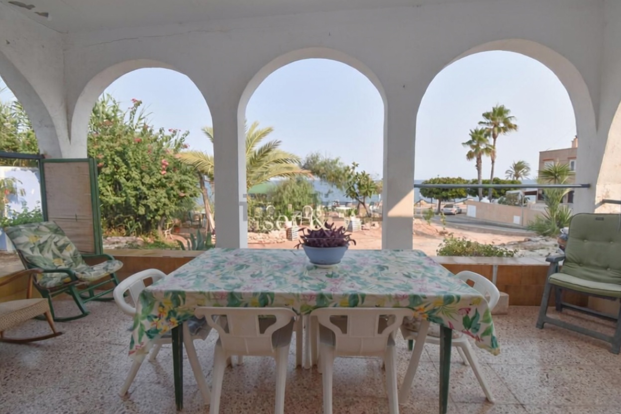 Chalet con acceso directo a playa en Santa Pola