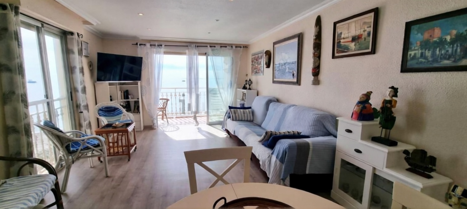 Appartement en première ligne de plage à Santa Pola — Séjour