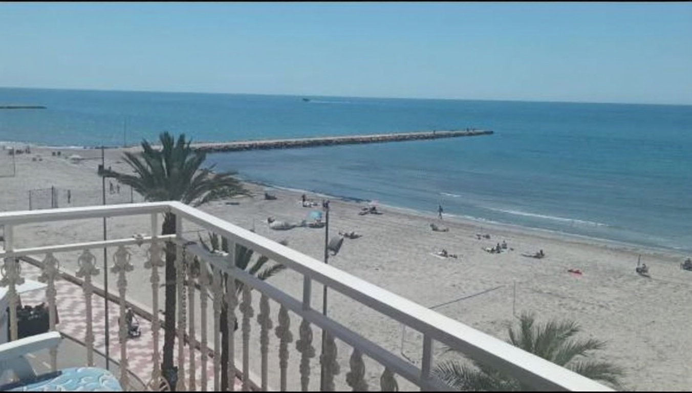 Piso en primera línea de playa en Santa Pola