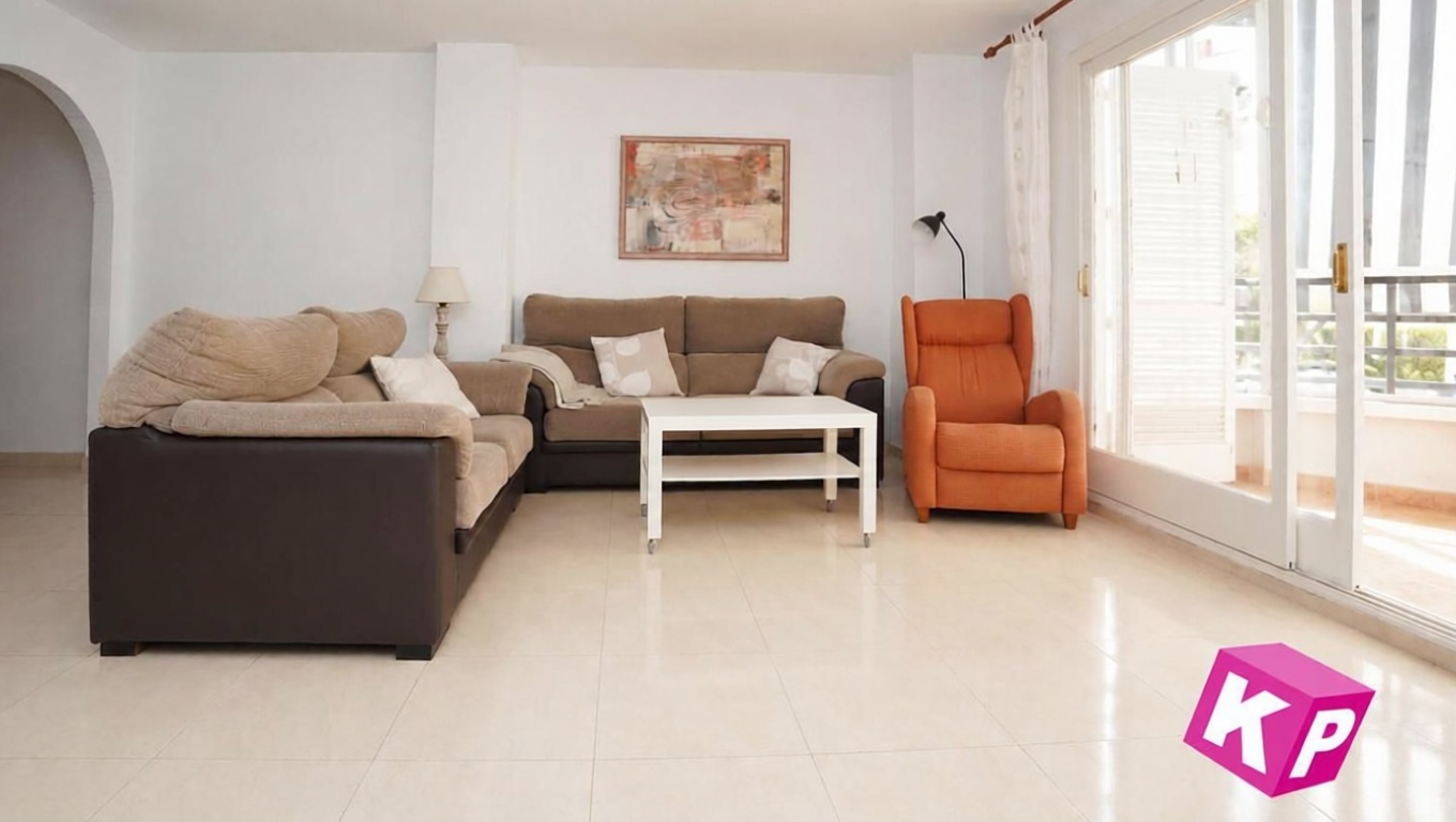 Piso en primera línea de playa en Santa Pola — Vista mar