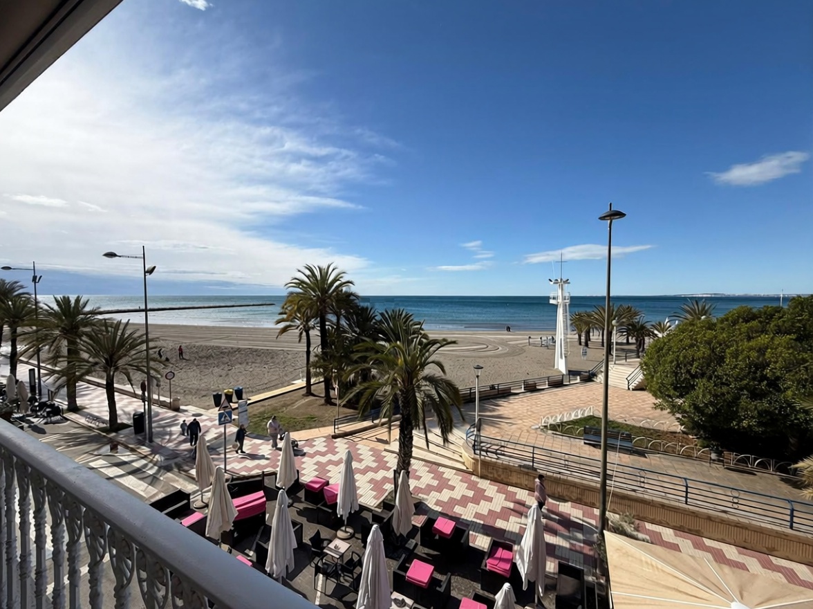 Appartement en première ligne de plage à Santa Pola