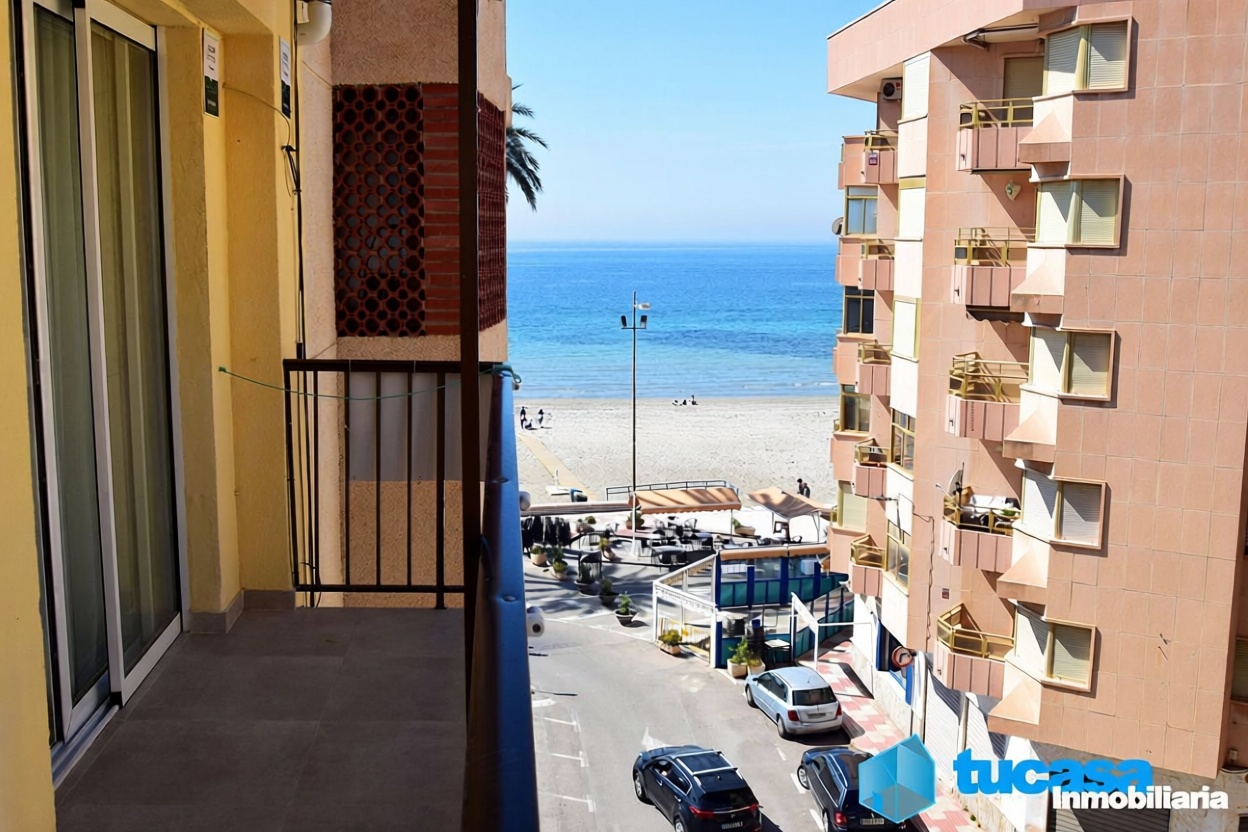 Piso en primera línea de playa en Santa Pola