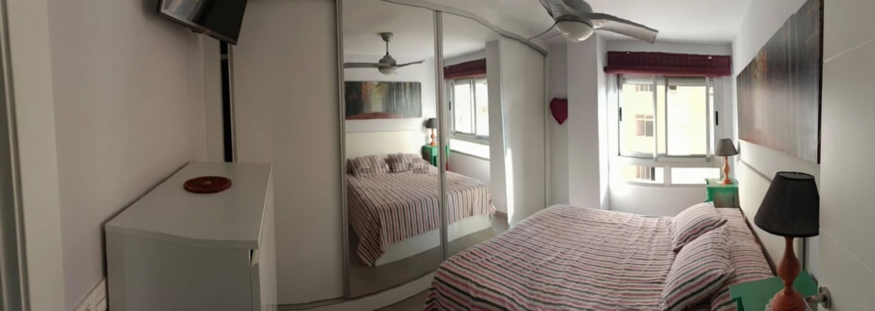 Piso en primera línea de playa en Santa Pola — Dormitorio
