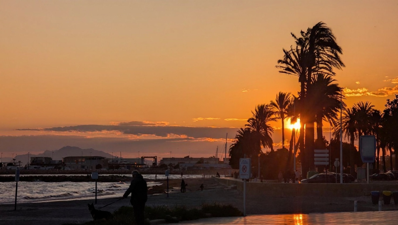 Piso en primera línea de playa en Santa Pola — Vista mar