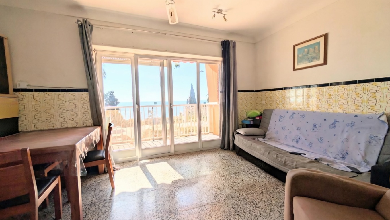Piso en primera línea de playa en Santa Pola — Cocina