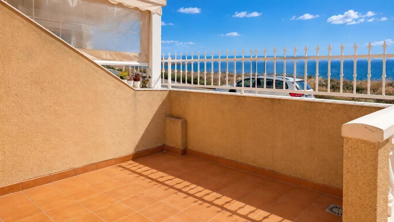Chalet con acceso directo a playa en Santa Pola — Terraza mar