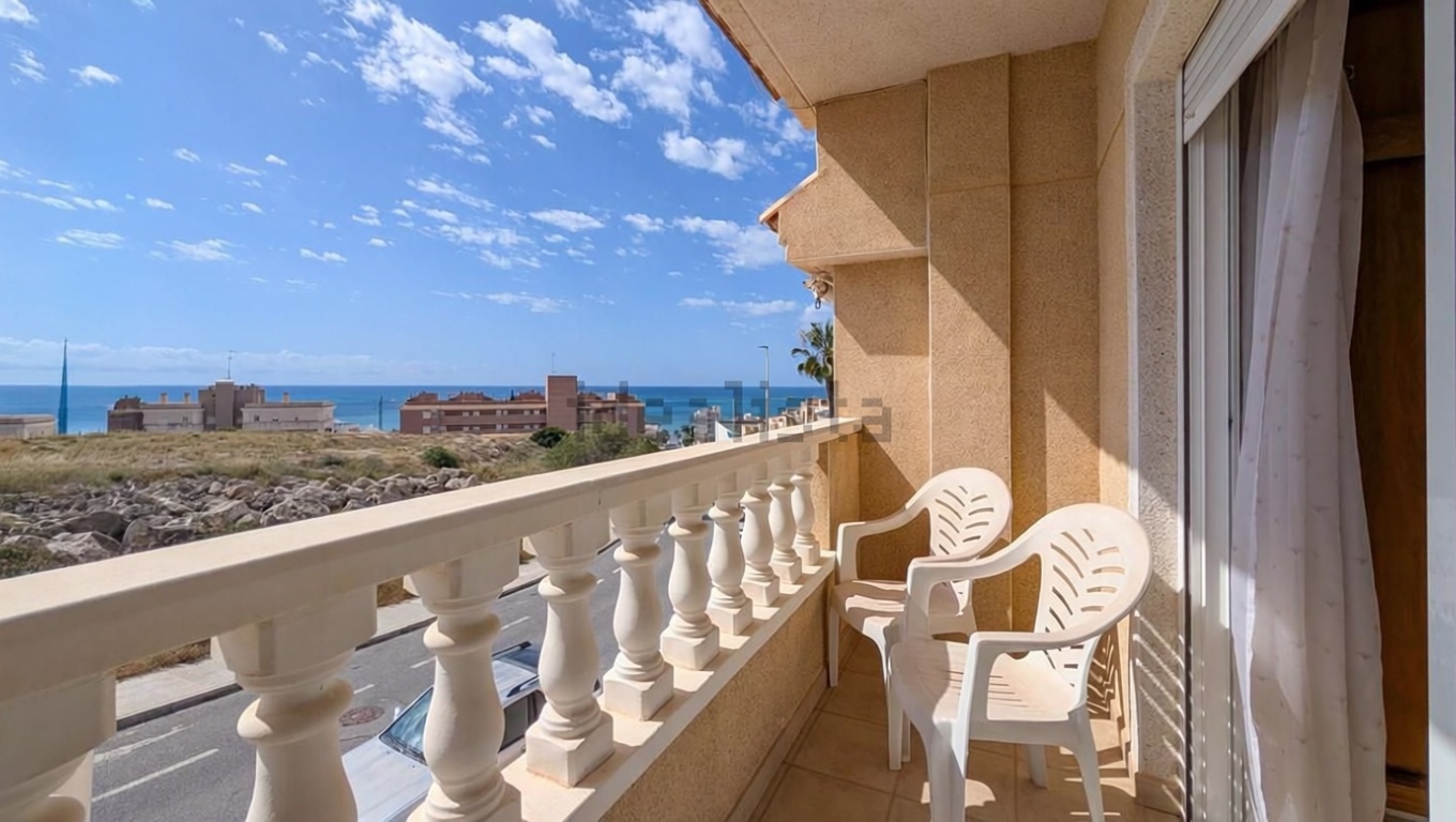 Chalet con acceso directo a playa en Santa Pola — Dormitorio