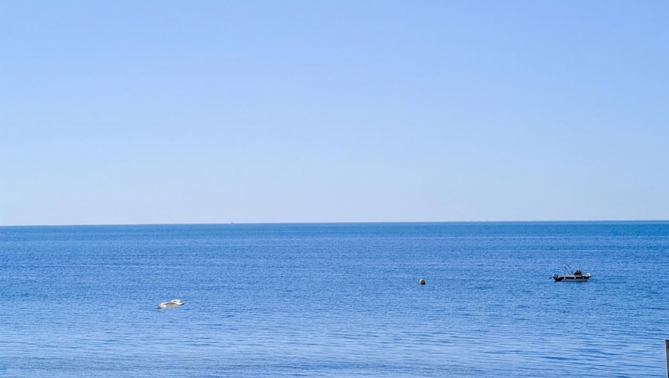 Piso en primera línea de playa en Santa Pola — Vista mar