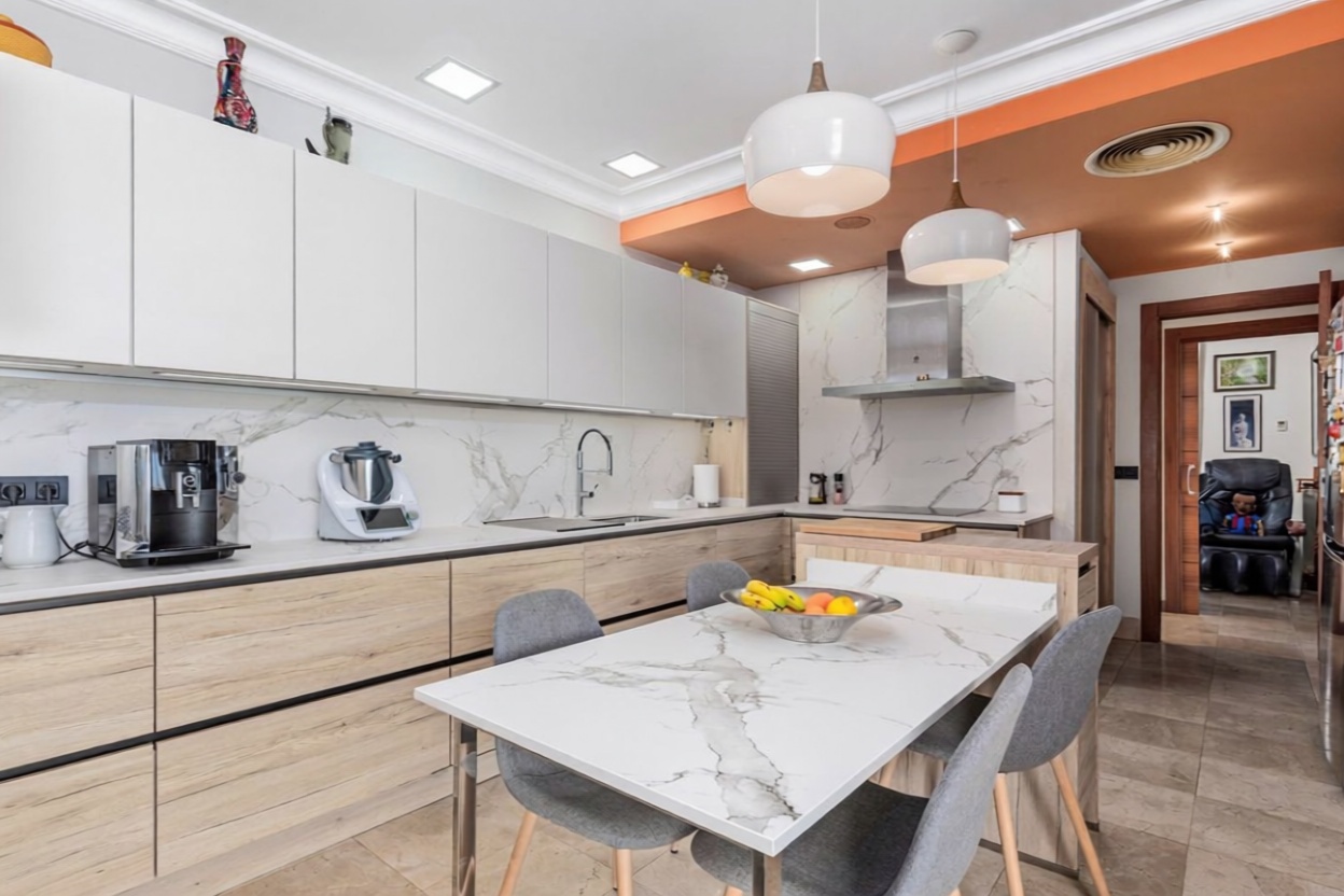 Chalet avec accès direct à la plage à Guardamar del Segura — Cuisine