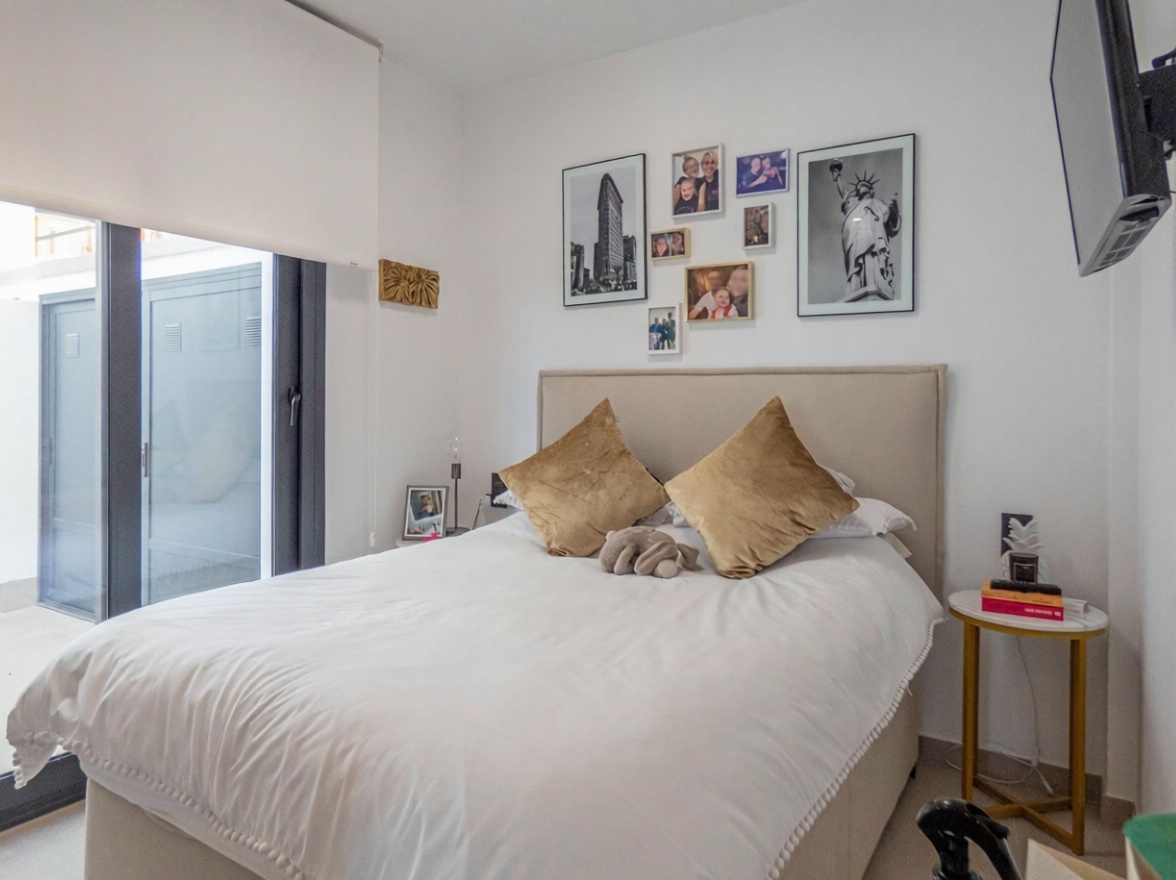 Beachfront flat in Guardamar del Segura — Bedroom