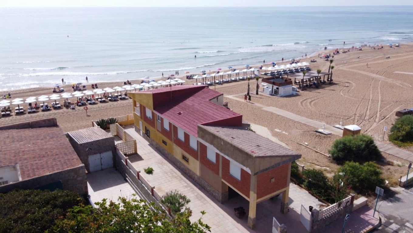 Chalet with direct beach access in Guardamar del Segura — Sea view