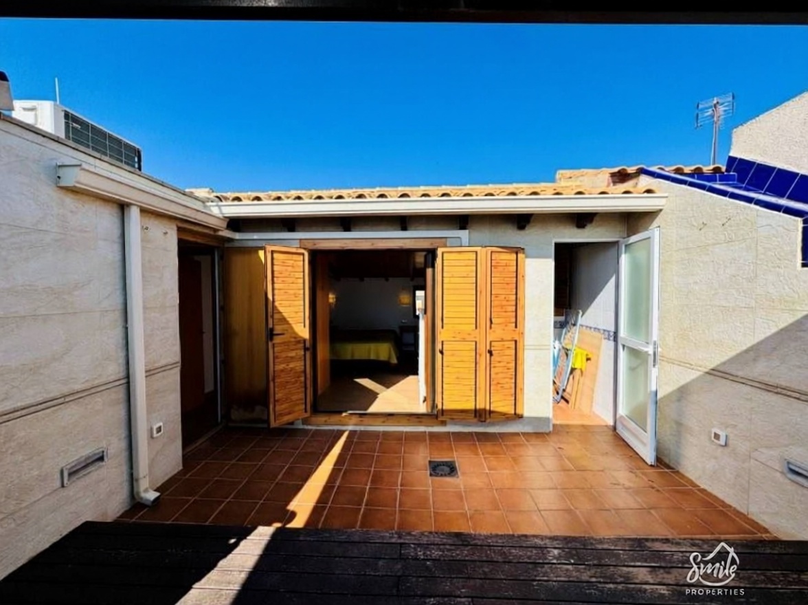 Chalet con acceso directo a playa en Guardamar del Segura — Dormitorio