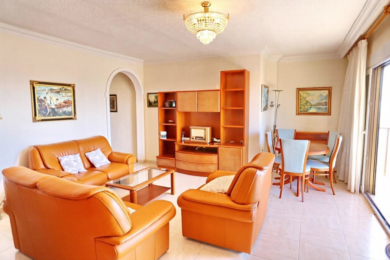 Beachfront flat in Guardamar del Segura — Living room