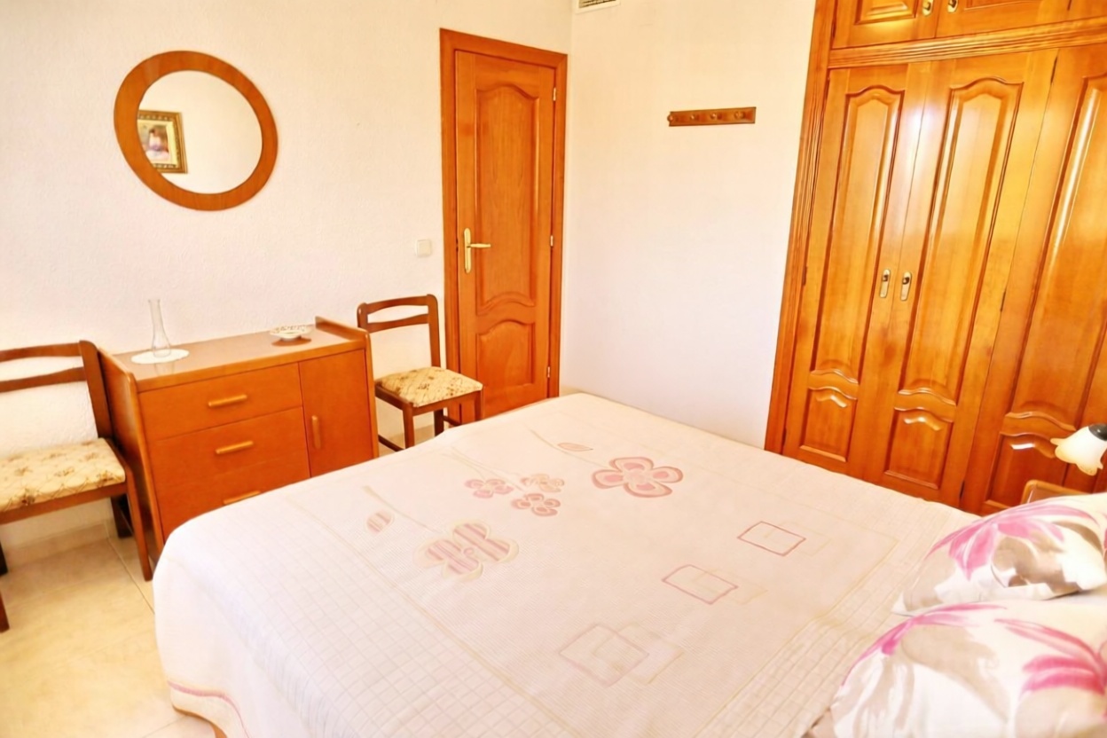 Beachfront flat in Guardamar del Segura — Kitchen