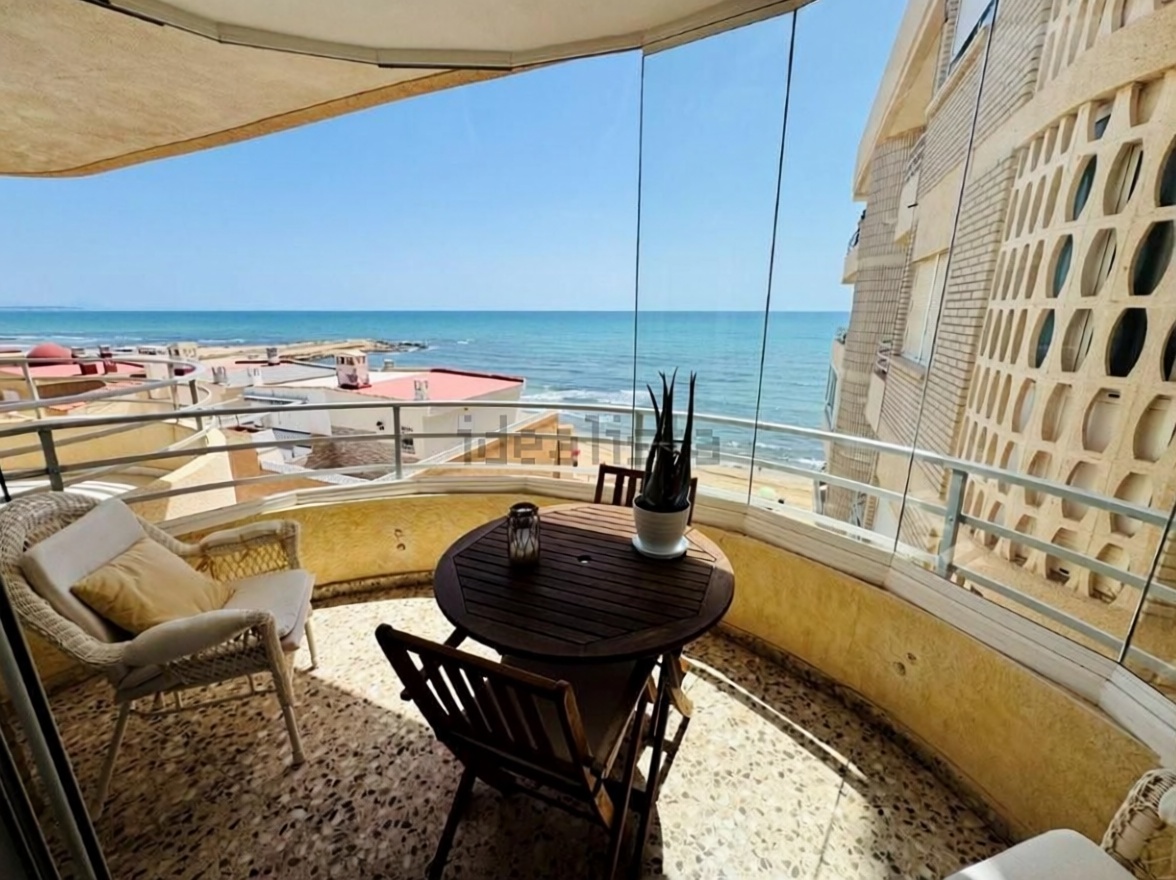Ático en primera línea de mar en Torrevieja