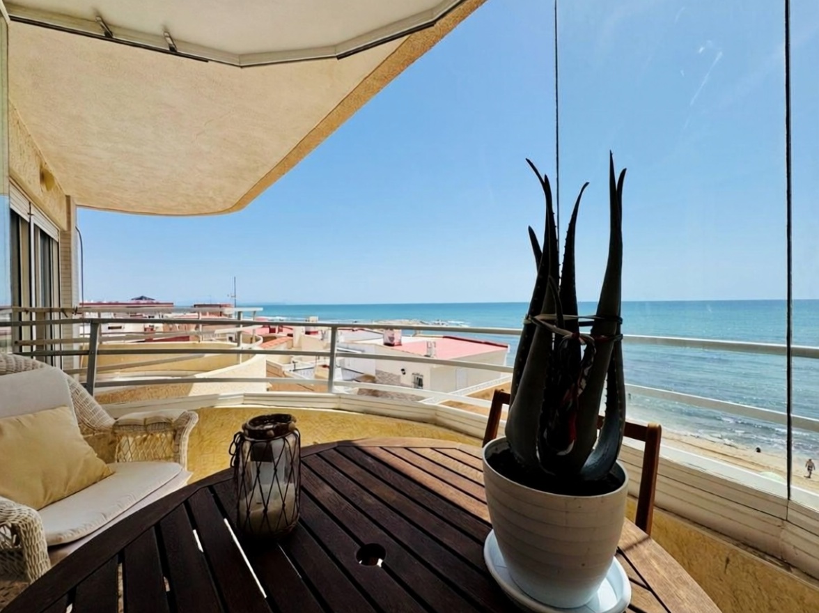 Квартира первая линия пляжа в Torrevieja