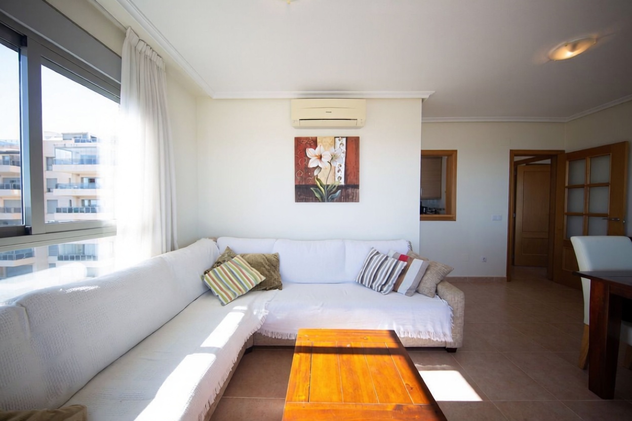 Beachfront flat in Guardamar del Segura — Kitchen