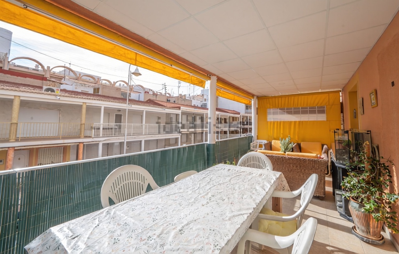 Beachfront flat in Guardamar del Segura — Bedroom