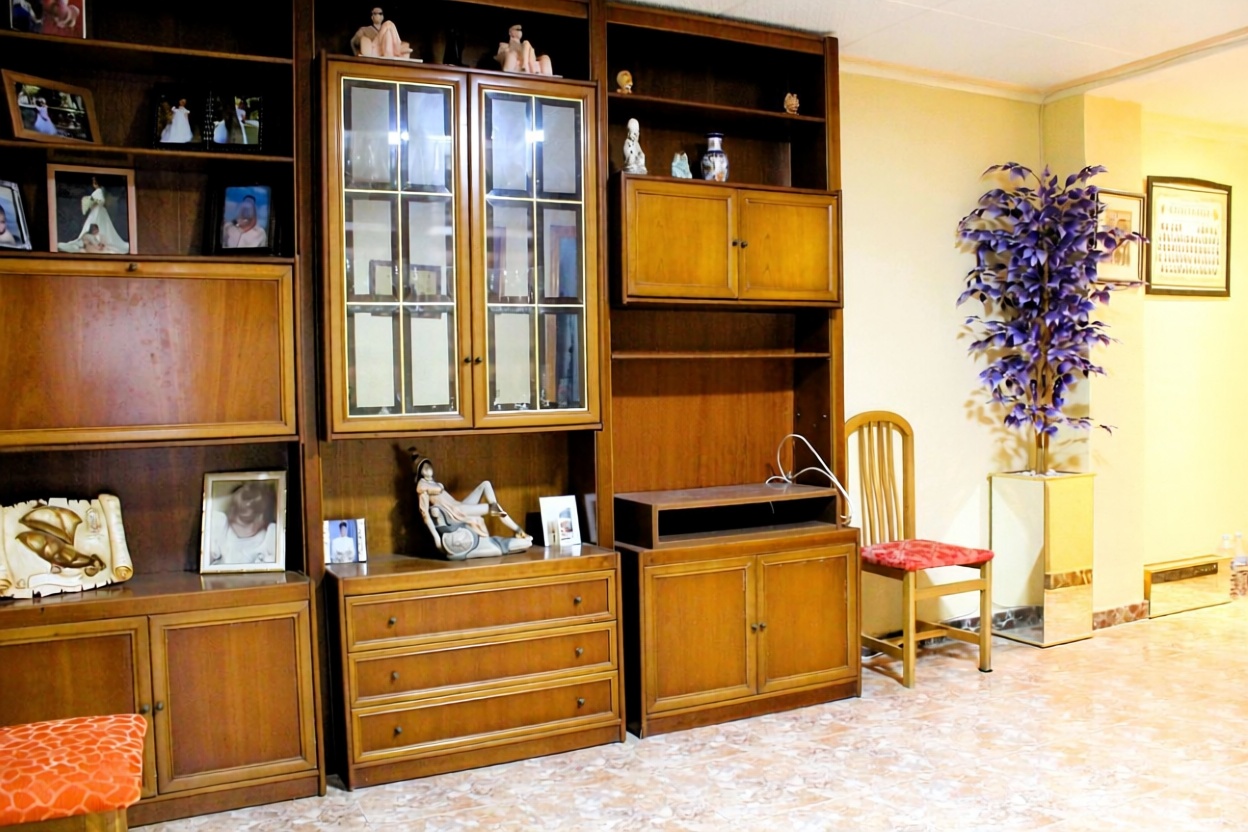 Beachfront flat in Guardamar del Segura — Living room