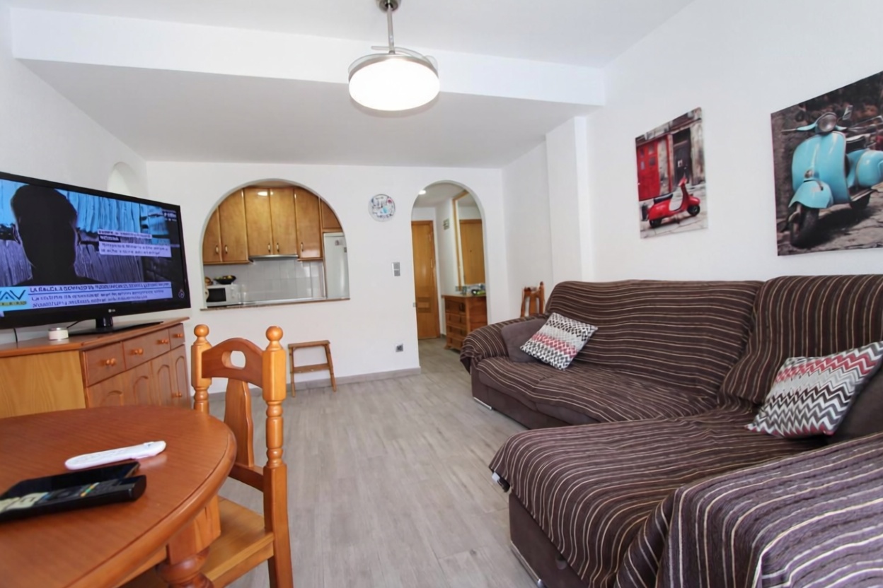 Beachfront flat in Guardamar del Segura — Living room