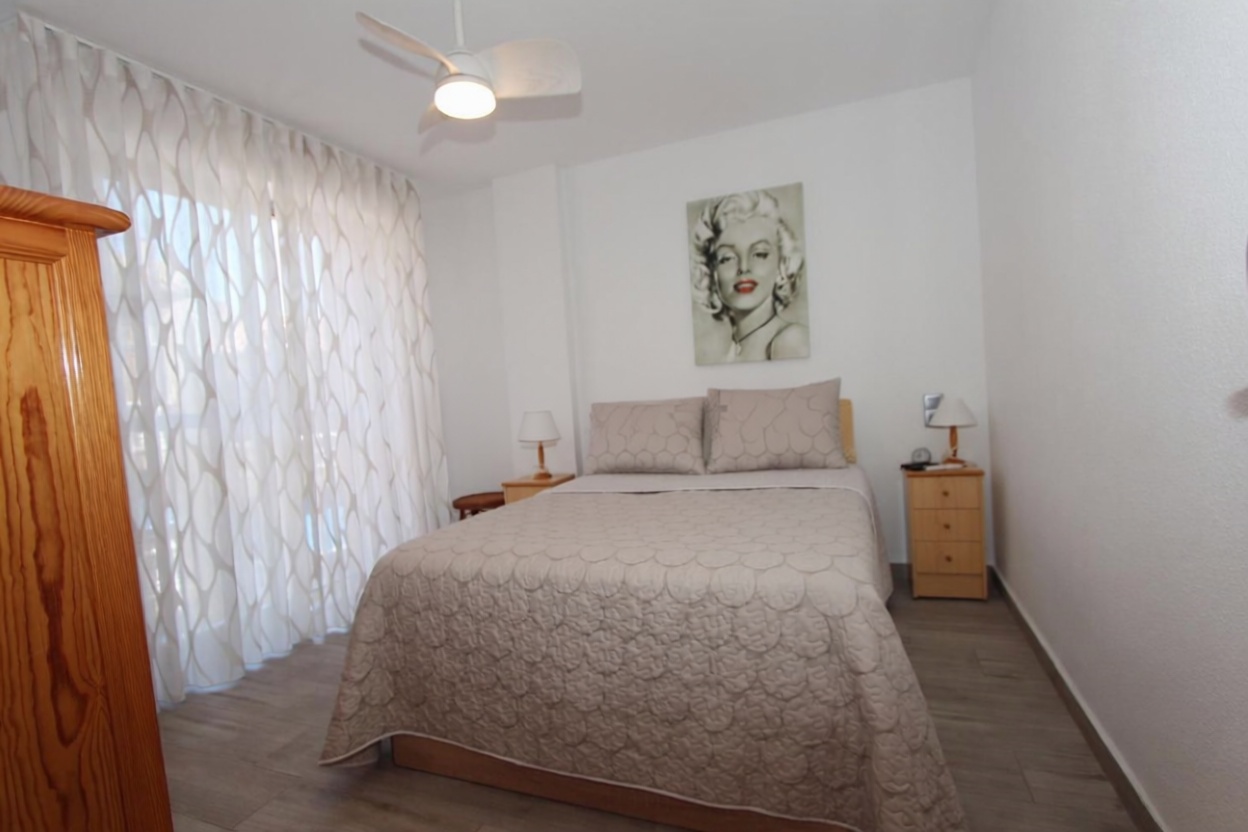 Beachfront flat in Guardamar del Segura — Bedroom