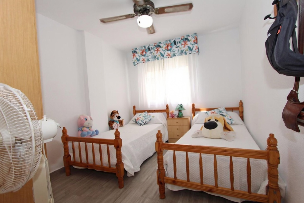 Beachfront flat in Guardamar del Segura — Bedroom