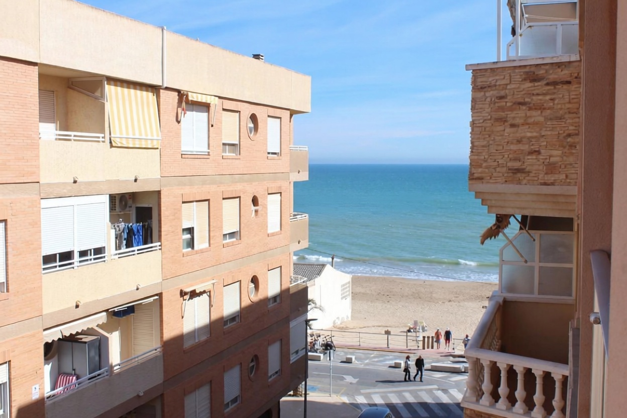 Piso en primera línea de playa en Guardamar del Segura