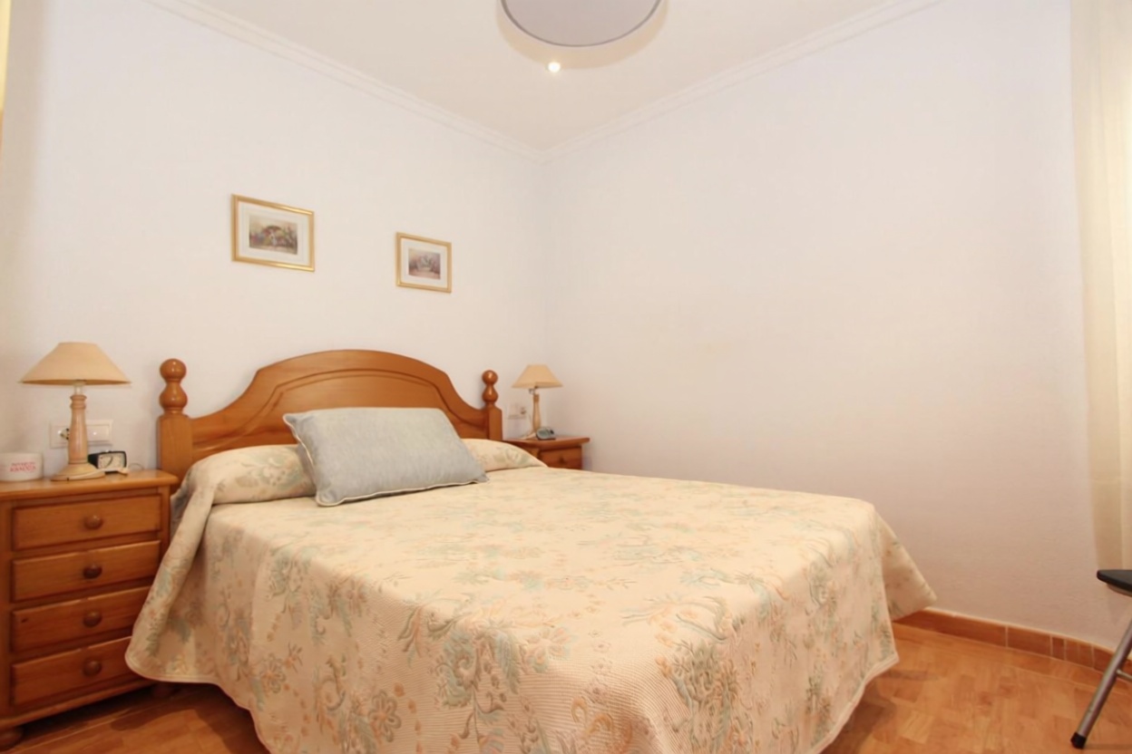 Beachfront flat in Guardamar del Segura — Bedroom