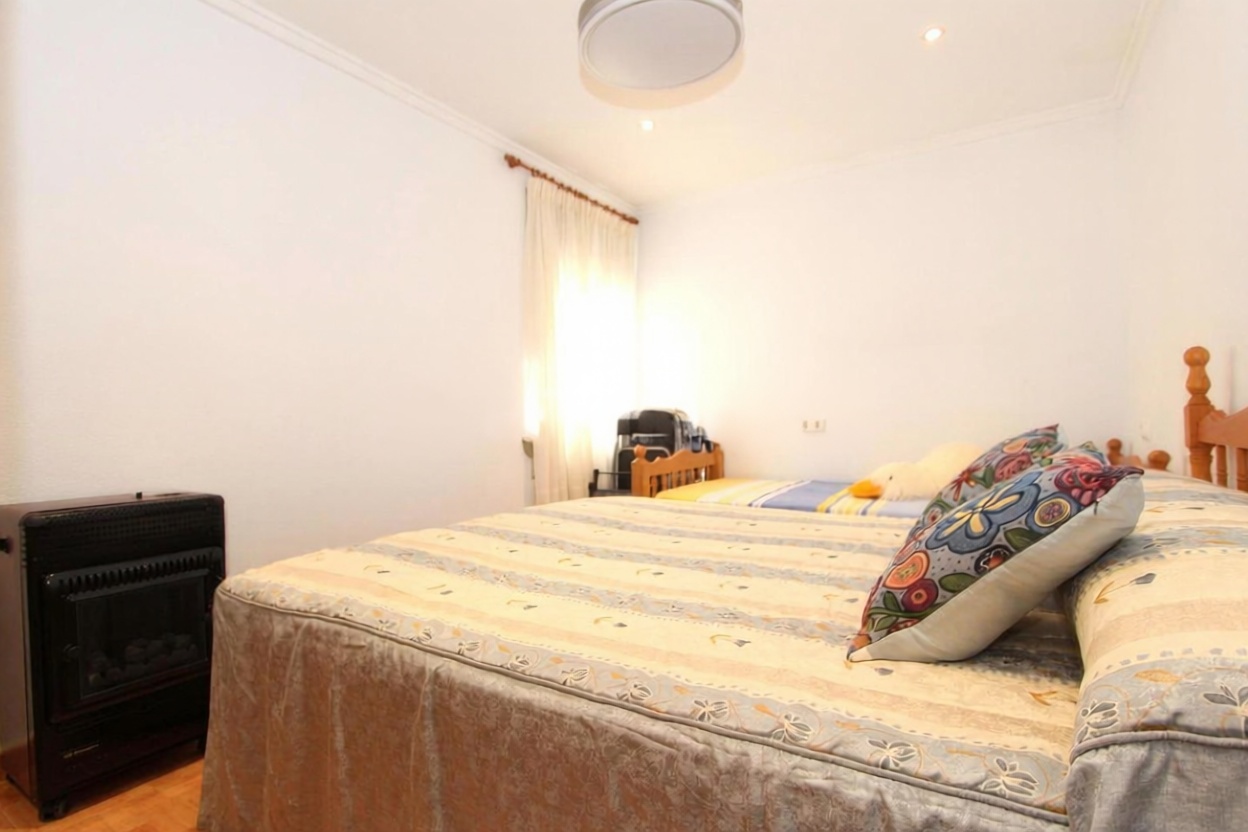 Beachfront flat in Guardamar del Segura — Bedroom