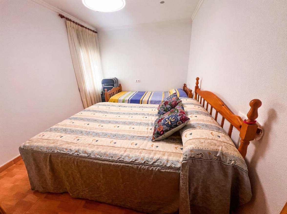 Beachfront flat in Guardamar del Segura — Bedroom