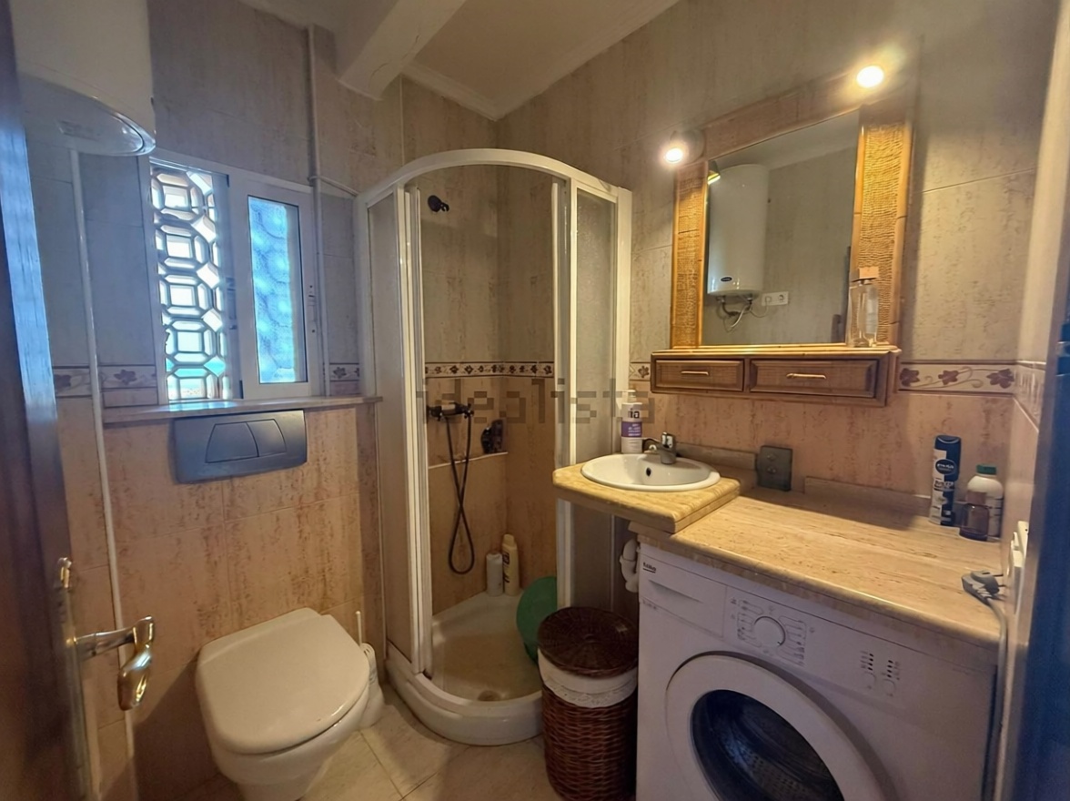 Piso en primera línea de playa en Torrevieja — Baño