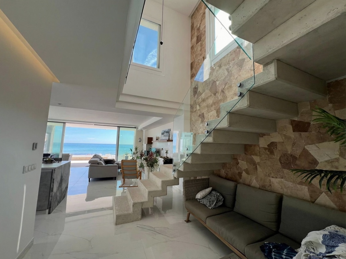 Chalet con acceso directo a playa en Torrevieja — Dormitorio