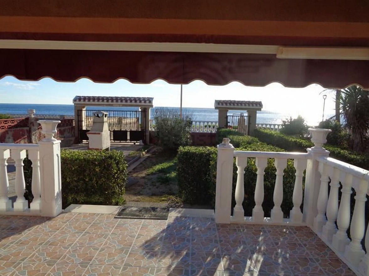 Chalet con acceso directo a playa en Torrevieja