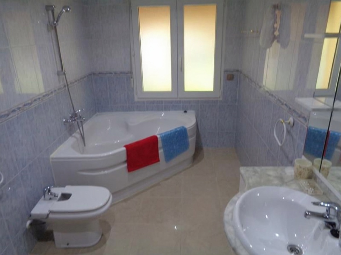 Chalet con acceso directo a playa en Torrevieja — Baño
