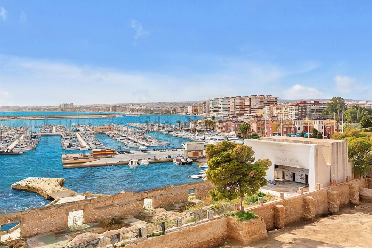 Piso en primera línea de playa en Torrevieja — Baño
