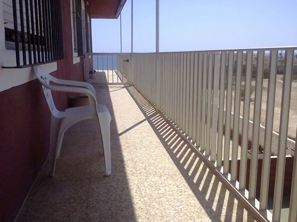 Chalet con acceso directo a playa en Torrevieja — Terraza mar