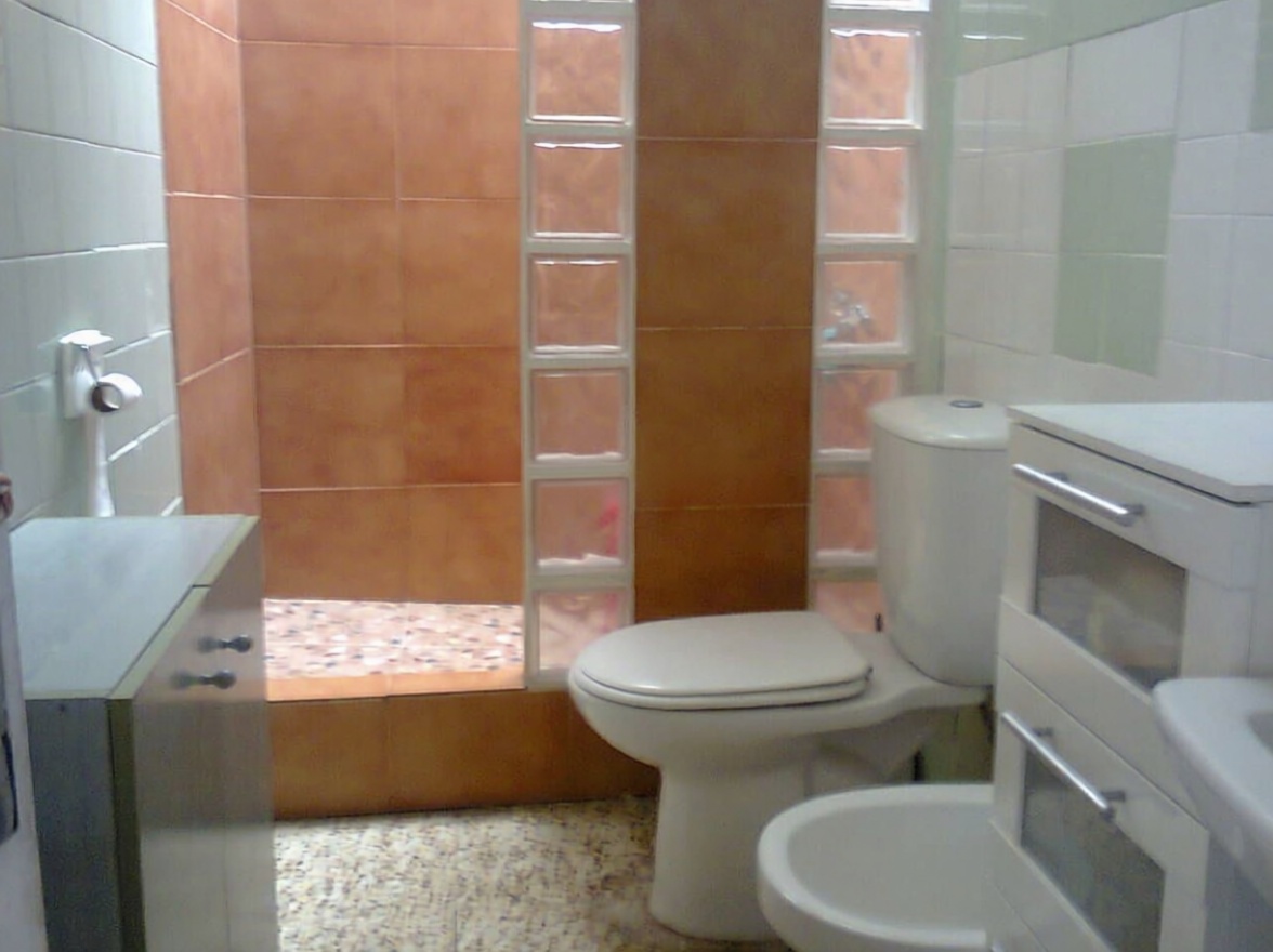 Chalet con acceso directo a playa en Torrevieja — Baño